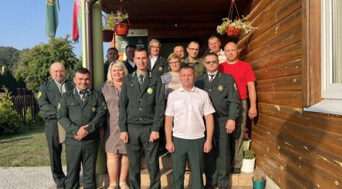 Лучших работников Брестского лесхоза поздравили директор Сергей Мелеховец